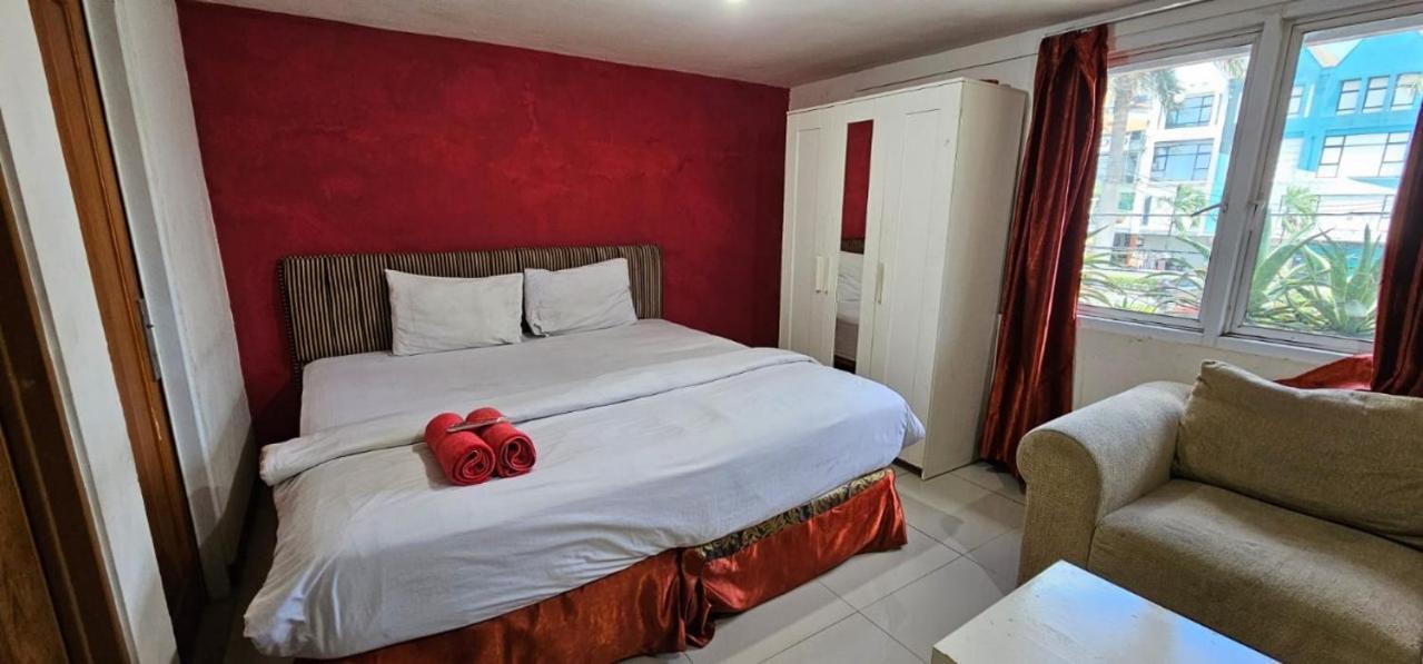 Mega Stay Near Mall Kelapa Gading Джакарта Экстерьер фото